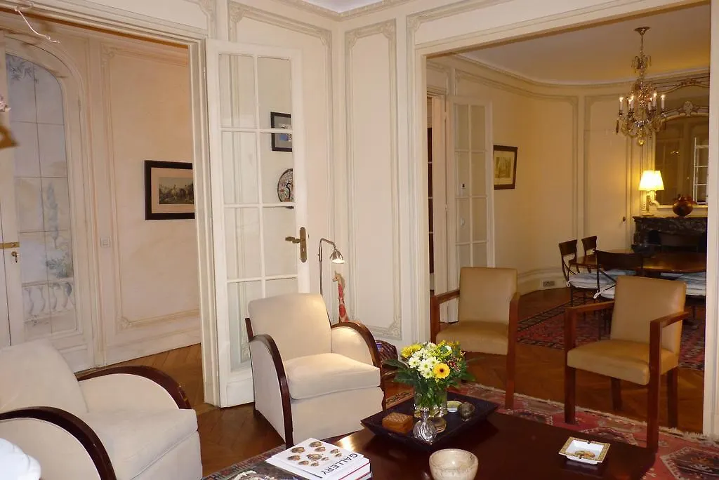Prestigious 2 Bedroom Near Champs Elysees Paris Apartment