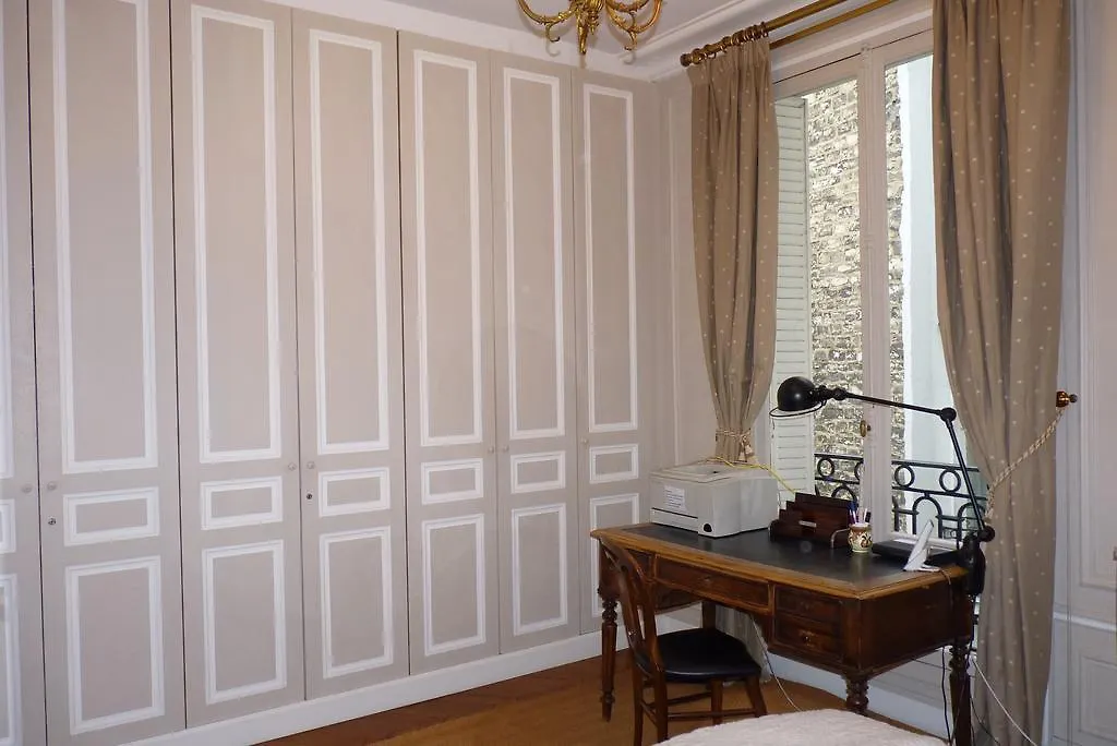 Prestigious 2 Bedroom Near Champs Elysees Paris France