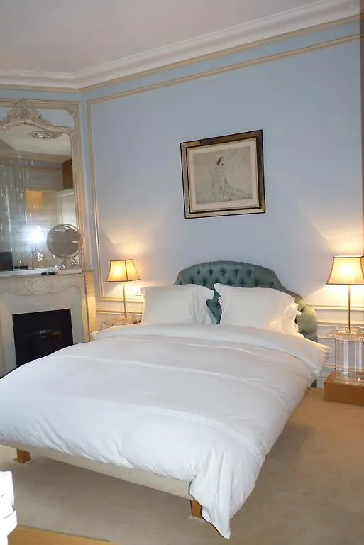 Apartment Prestigious 2 Bedroom Near Champs Elysees Paris