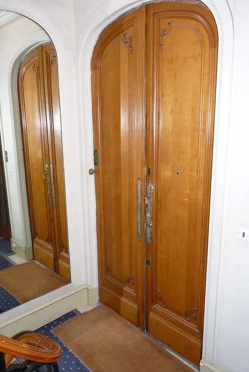 Apartment Prestigious 2 Bedroom Near Champs Elysees Paris France