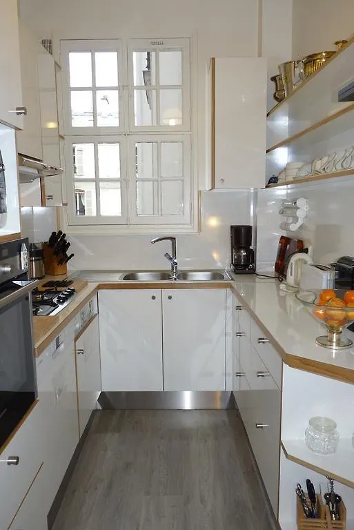 Prestigious 2 Bedroom Near Champs Elysees Paris