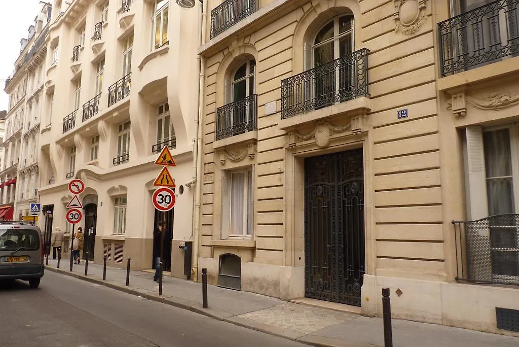 Prestigious 2 Bedroom Near Champs Elysees Paris 0*,